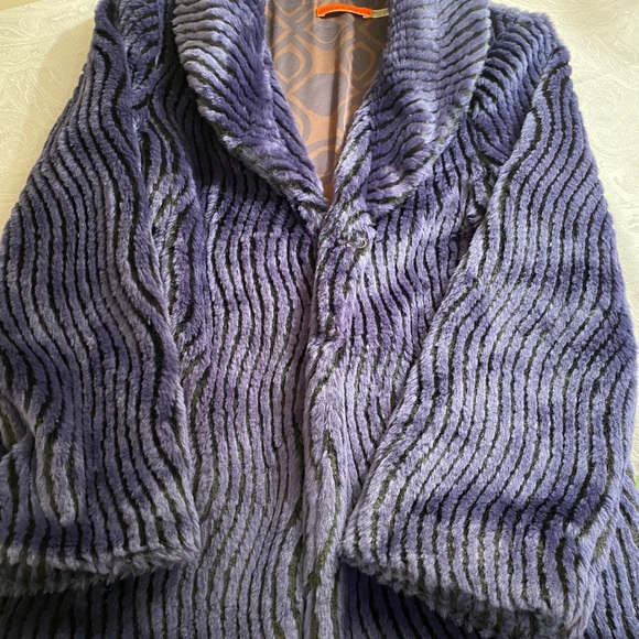 Alice & Olivia Faux Fur Jacket -size M - Picture 2 of 5